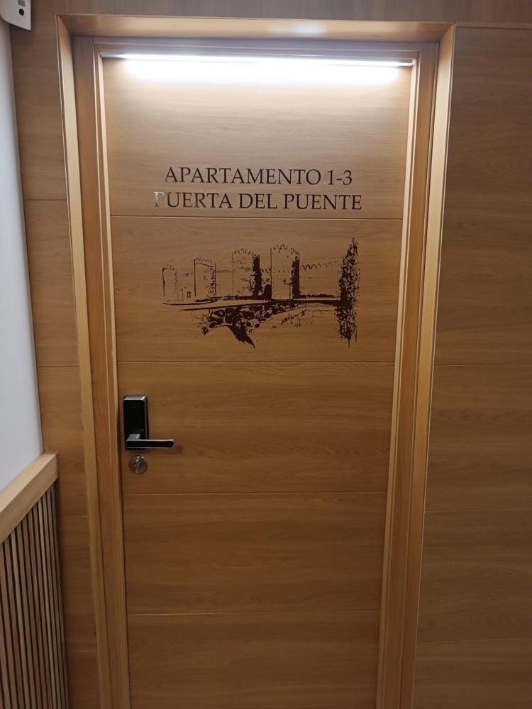 Apartamentos Turisticos Avila Puerta Del Puente 1-3 Exteriör bild