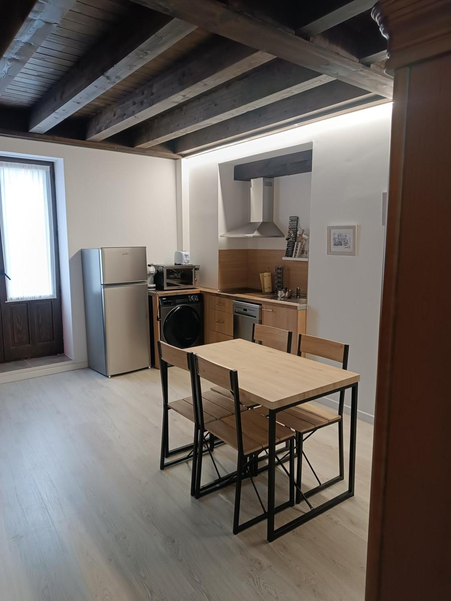 Apartamentos Turisticos Avila Puerta Del Puente 1-3 Exteriör bild