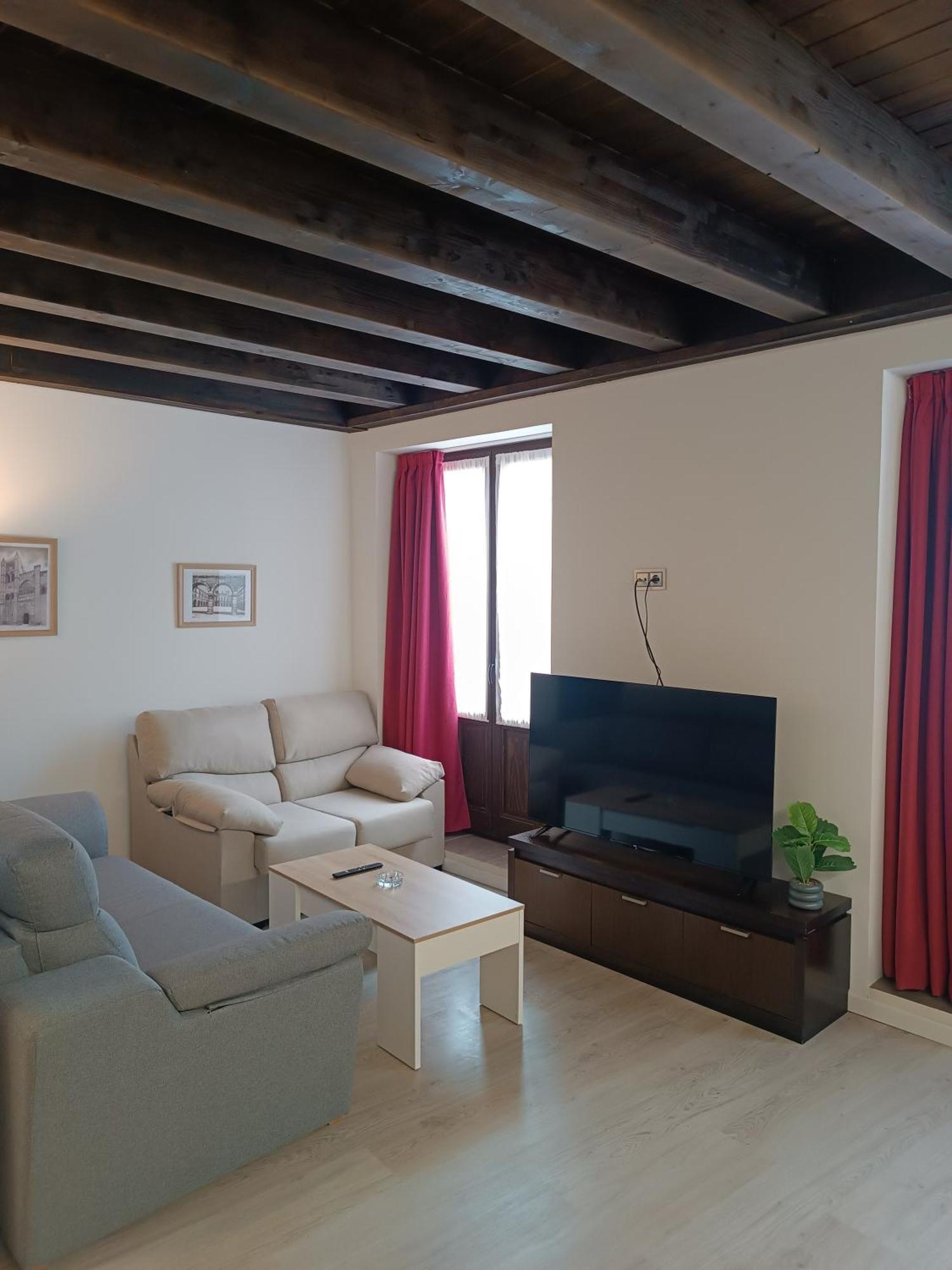 Apartamentos Turisticos Avila Puerta Del Puente 1-3 Exteriör bild