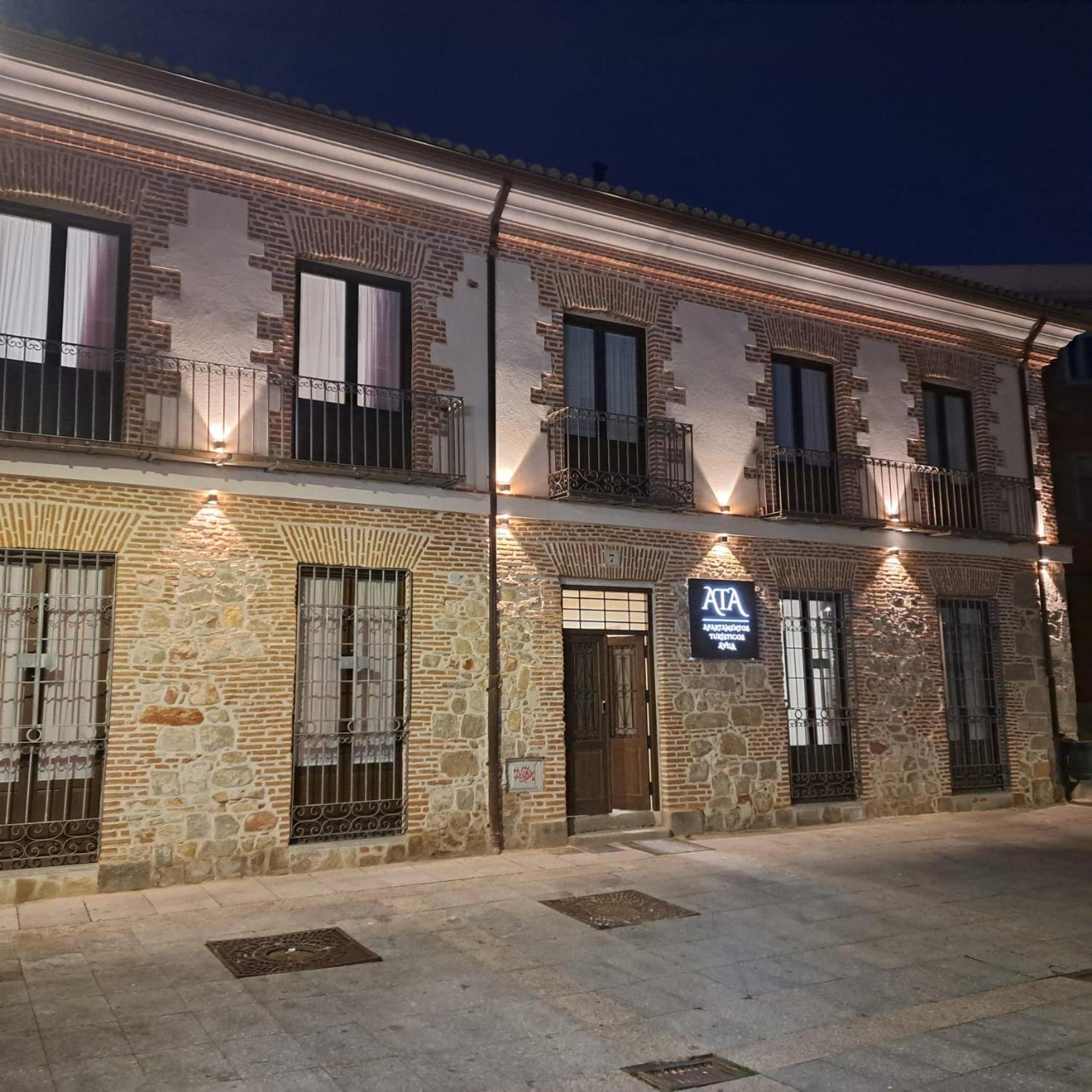 Apartamentos Turisticos Avila Puerta Del Puente 1-3 Exteriör bild